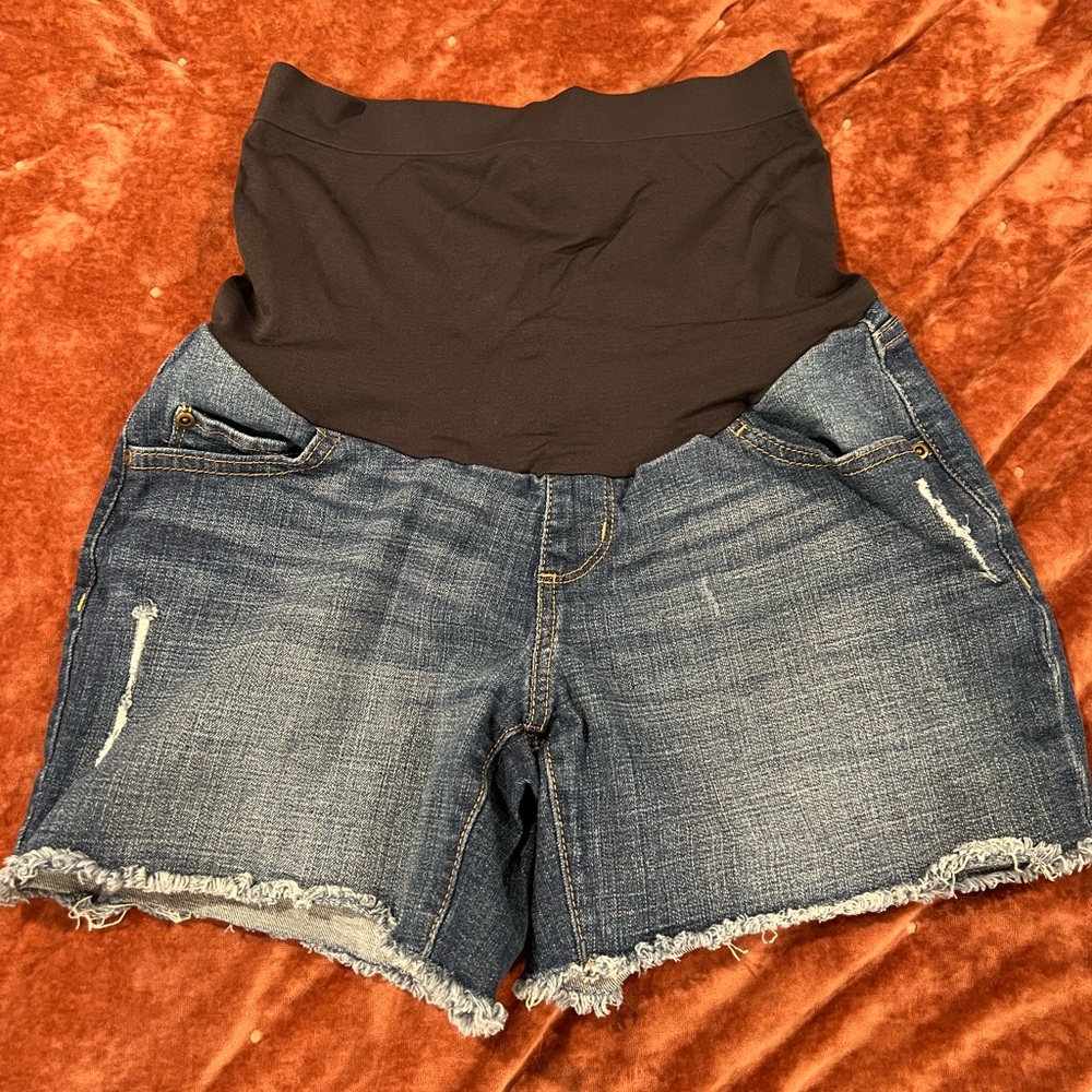 Maternity shorts